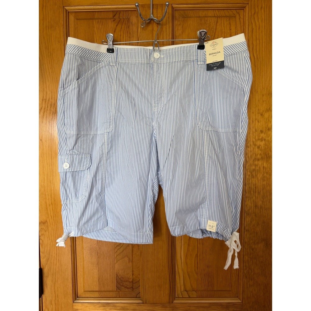 St Johns Bay Womens 20W Bermuda Shorts Blue White Seersucker Stripe Mid Rise NWT